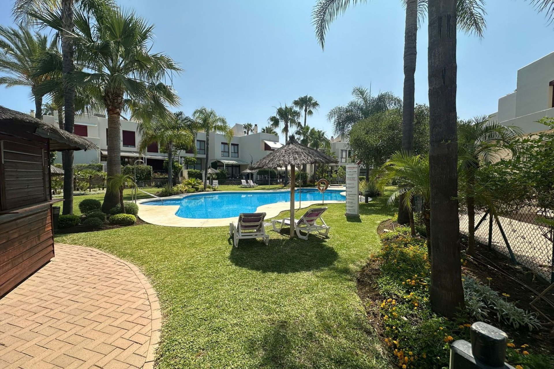 Resale - House - Townhouse - Estepona - Cancelada