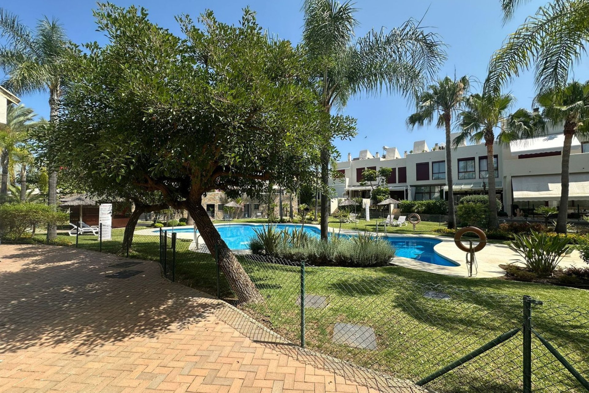 Resale - House - Townhouse - Estepona - Cancelada