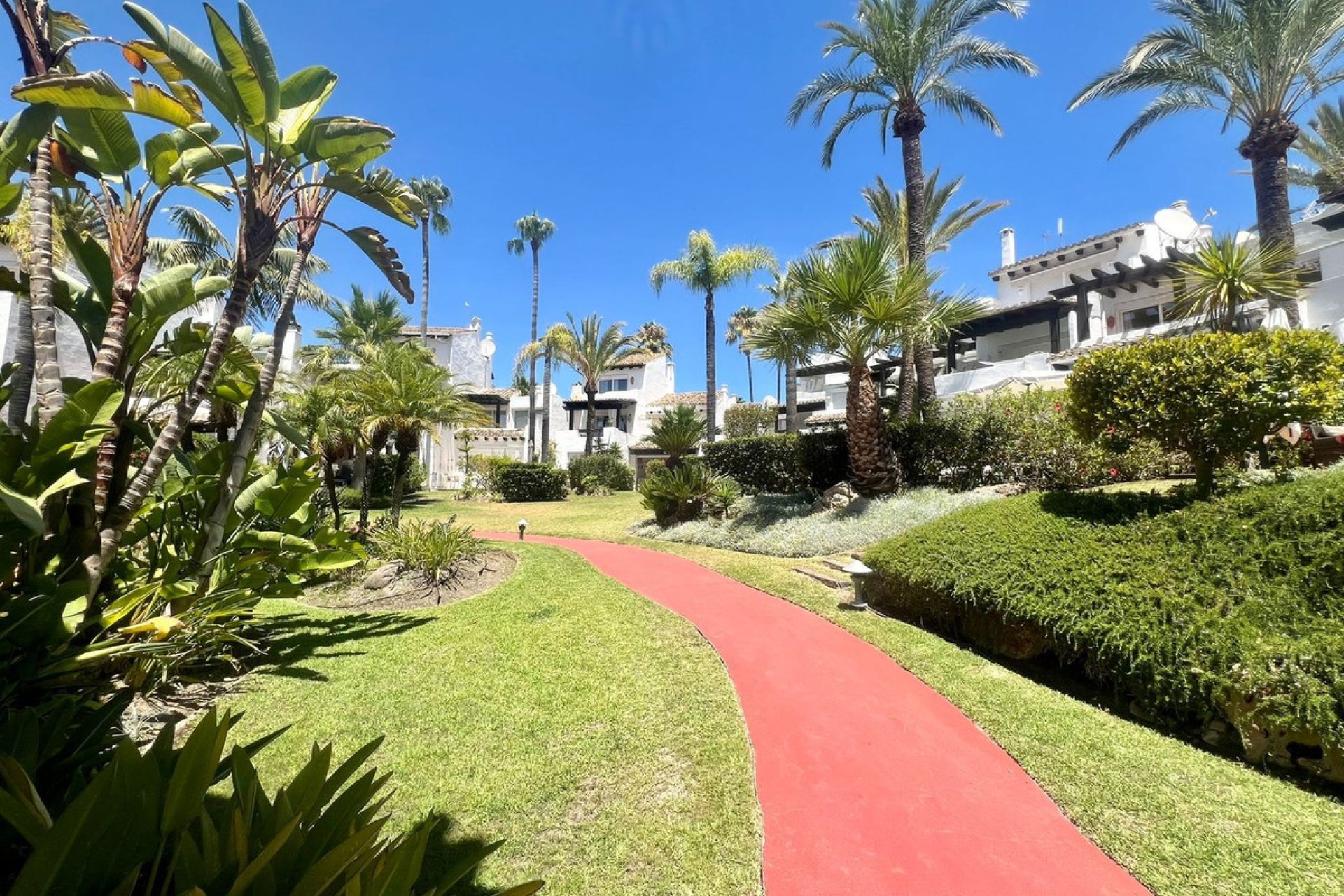 Resale - House - Townhouse - Estepona - Costalita