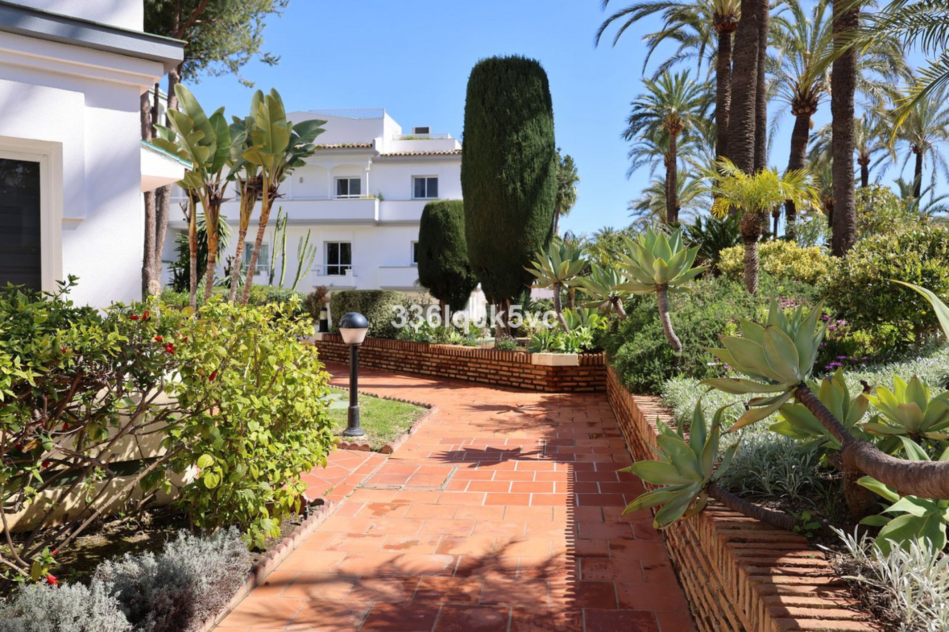 Resale - House - Townhouse - Estepona - Estepona Centro