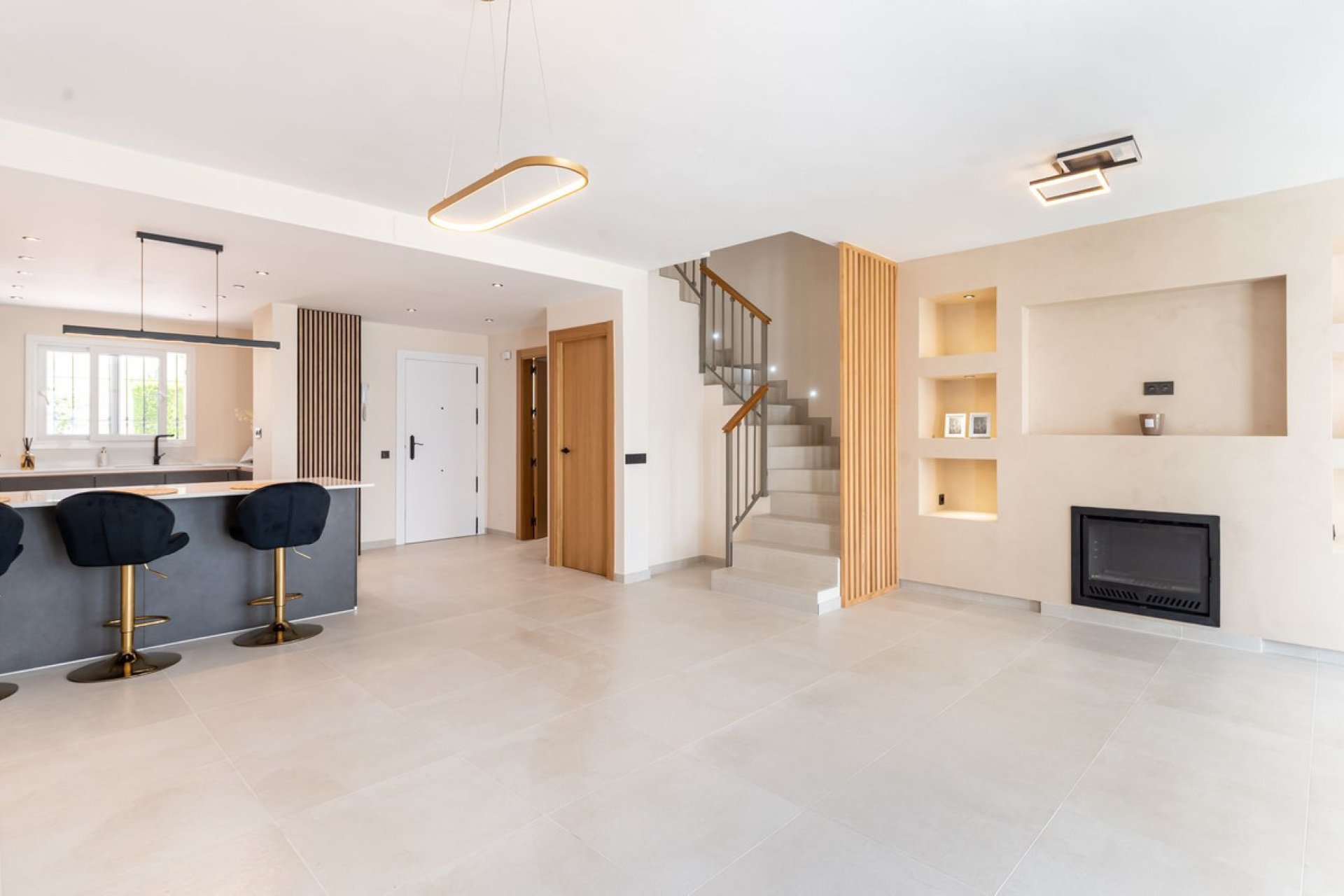 Resale - House - Townhouse - Estepona - Estepona Centro