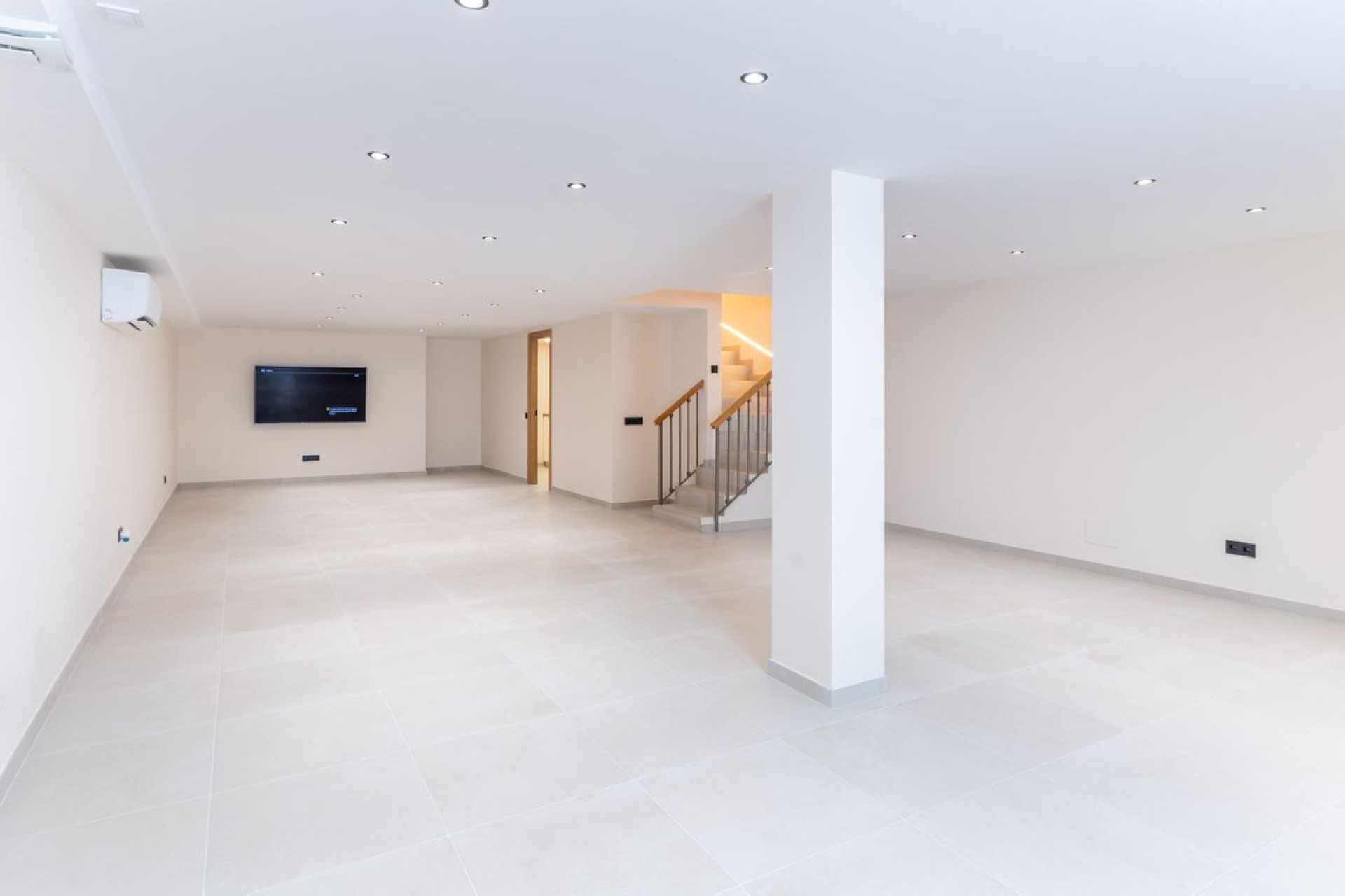 Resale - House - Townhouse - Estepona - Estepona Centro