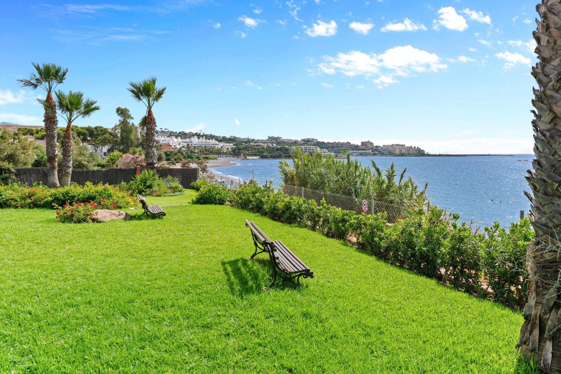 Resale - House - Townhouse - Estepona - Estepona Centro