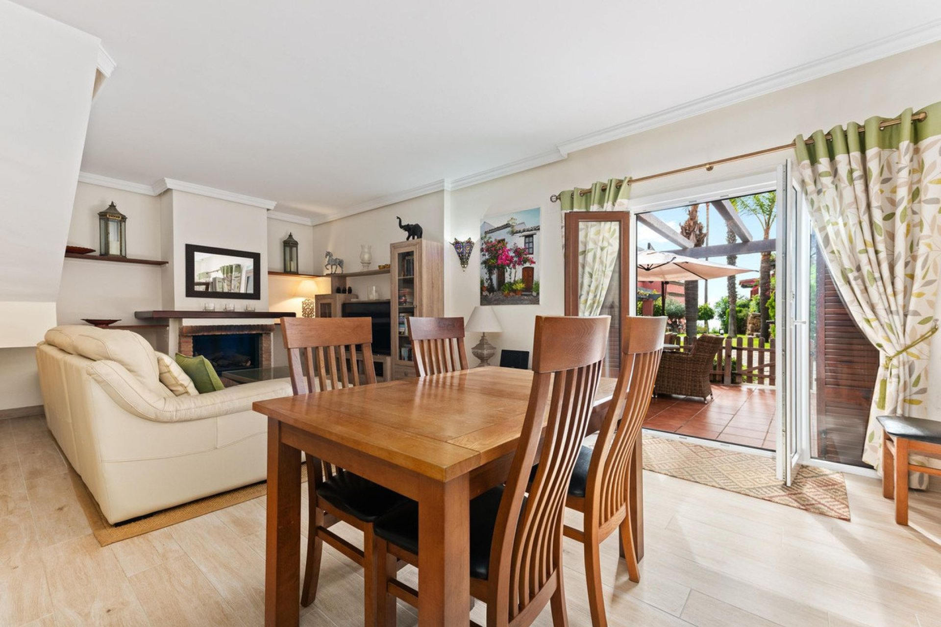 Resale - House - Townhouse - Estepona - Estepona Centro