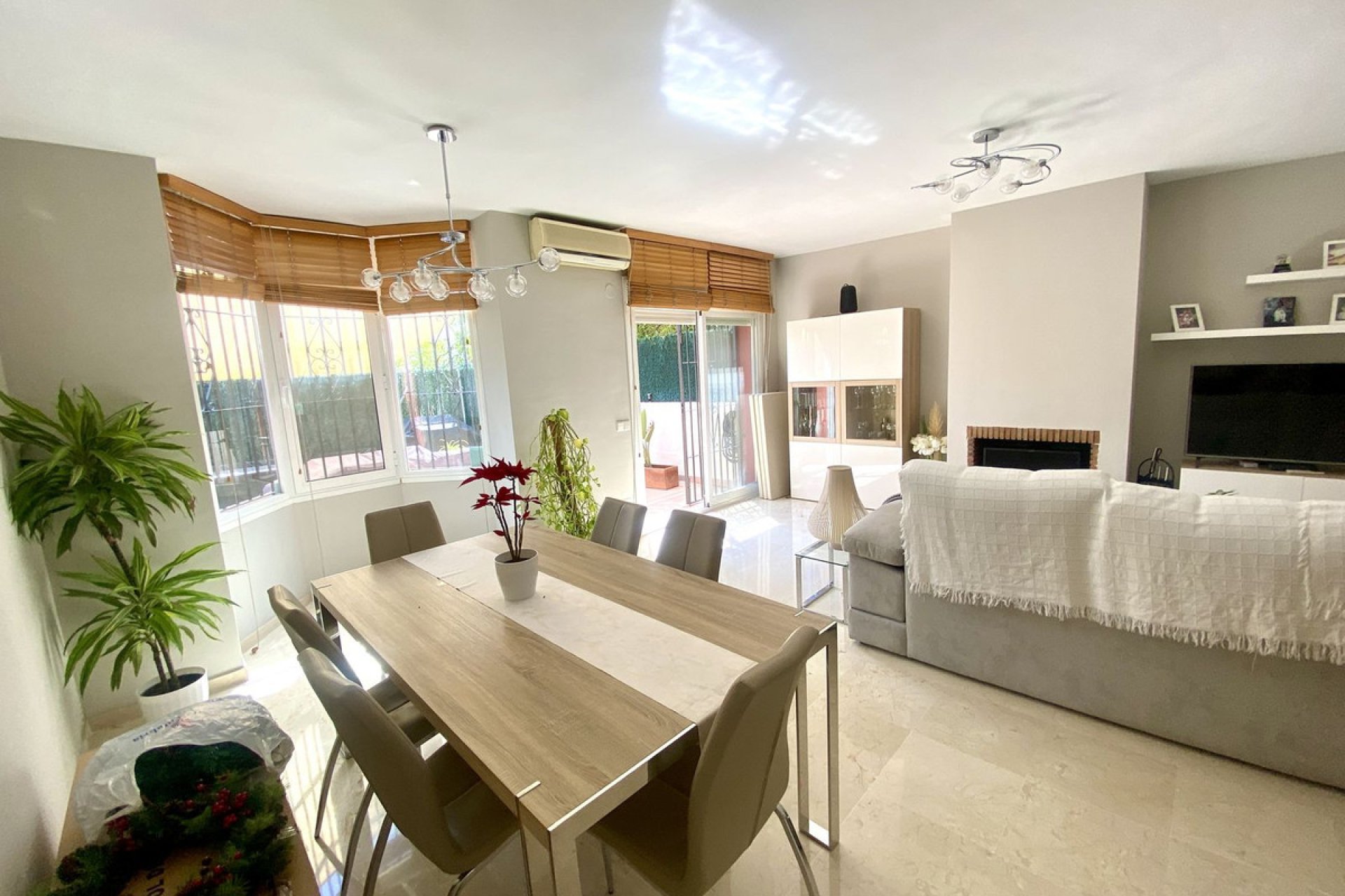 Resale - House - Townhouse - Estepona - Estepona Centro