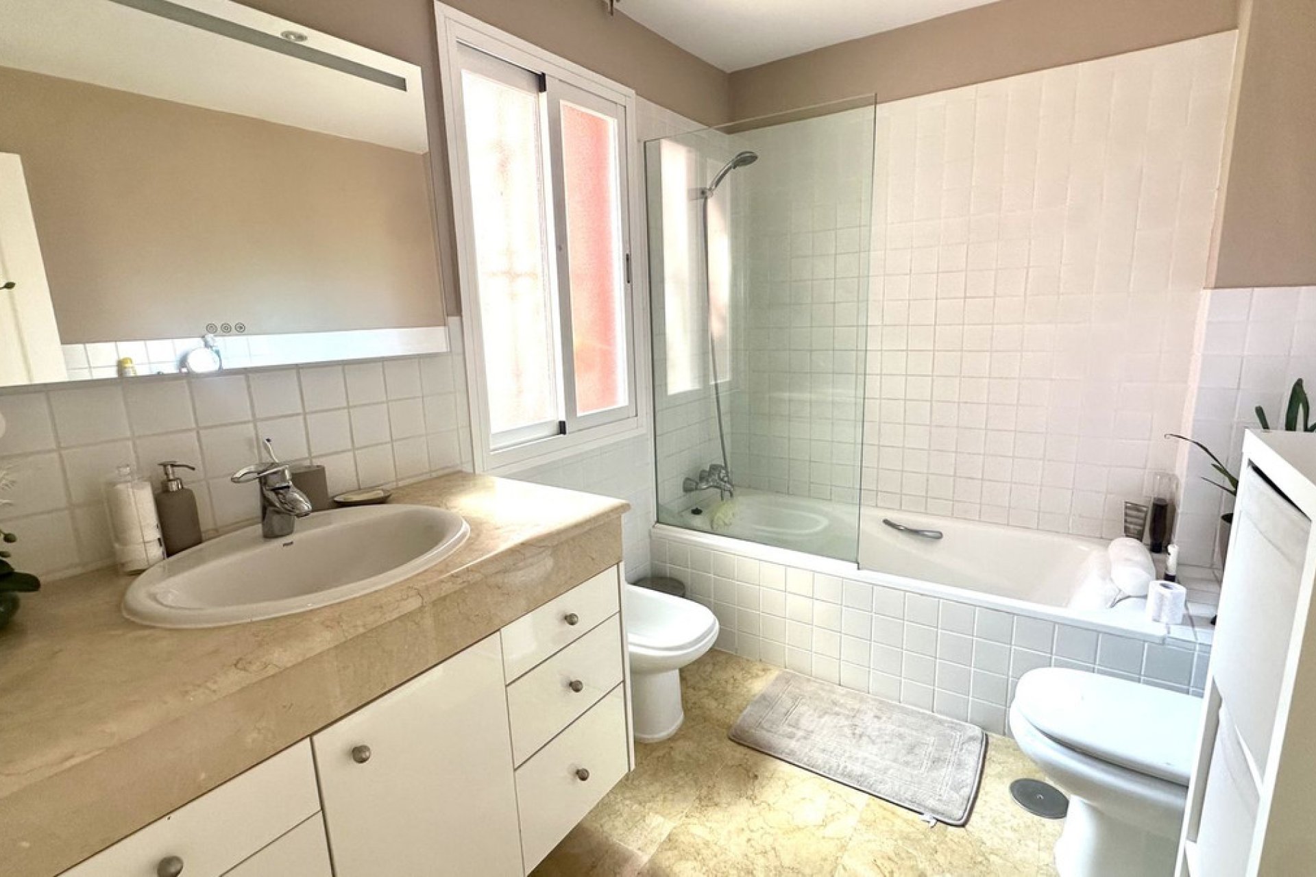 Resale - House - Townhouse - Estepona - Estepona Centro