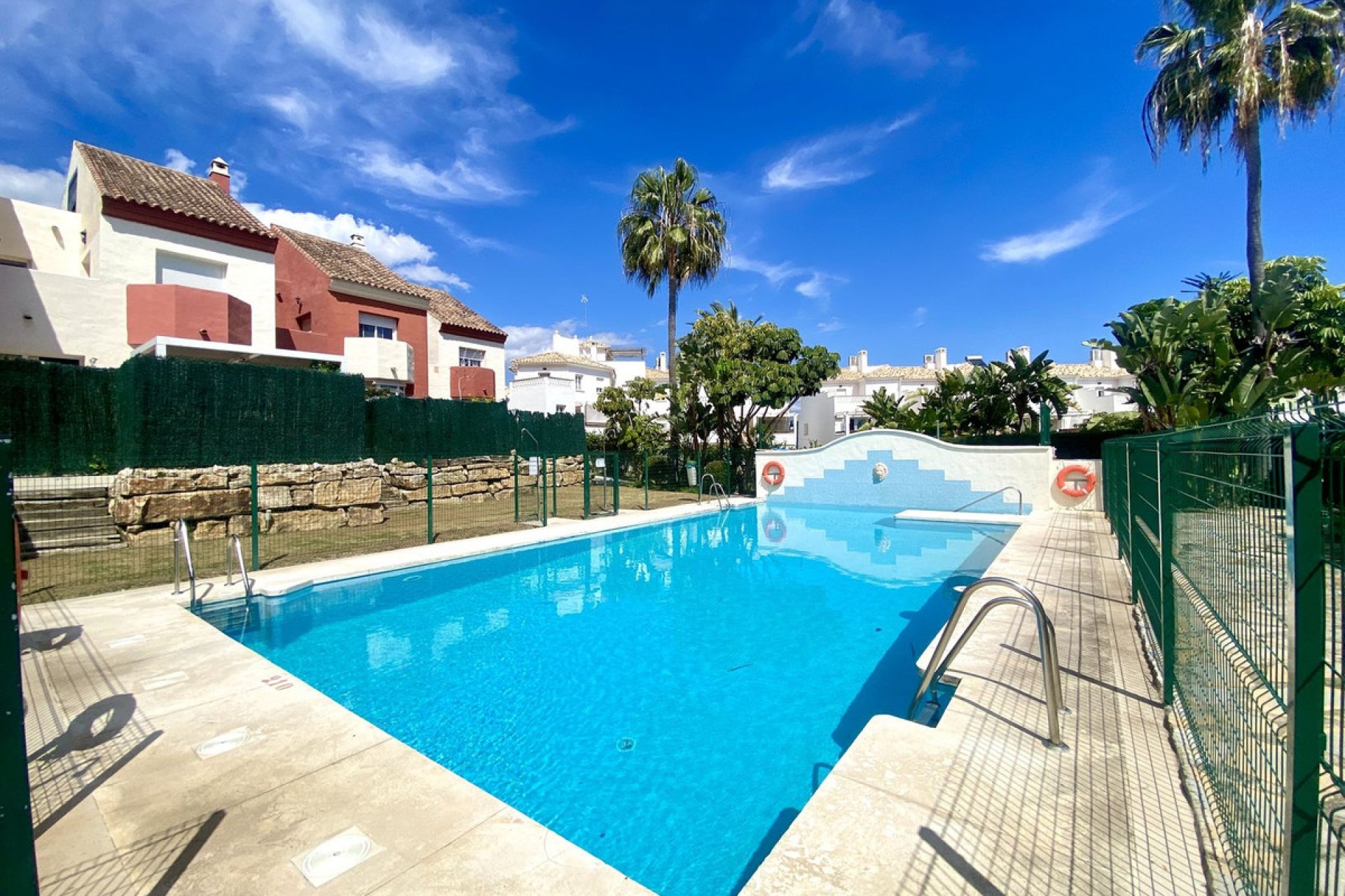 Resale - House - Townhouse - Estepona - Estepona Centro