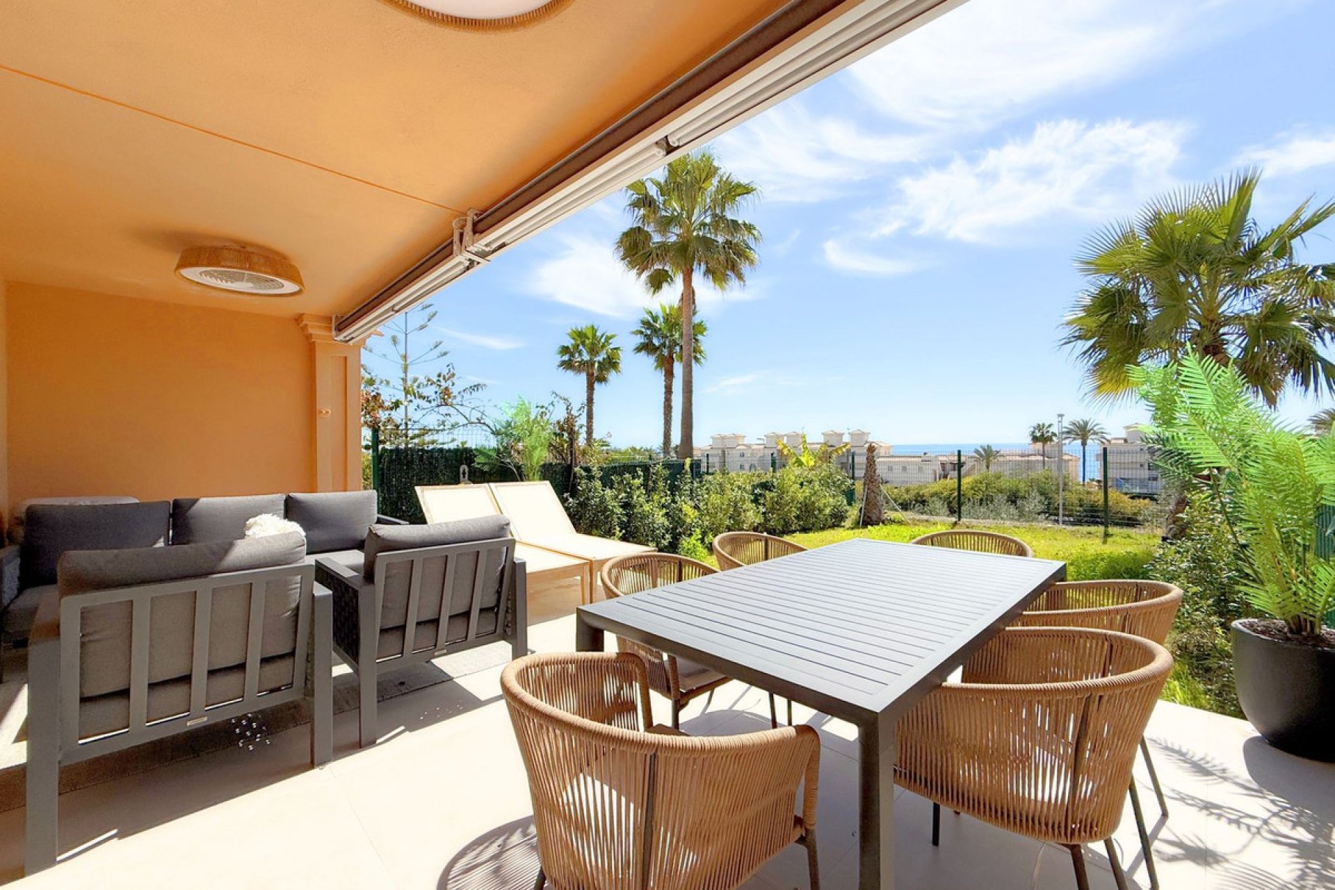 Resale - House - Townhouse - Estepona - Estepona Centro