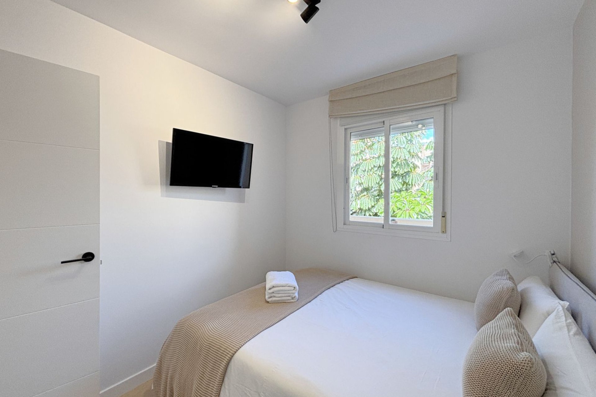 Resale - House - Townhouse - Estepona - Estepona Centro