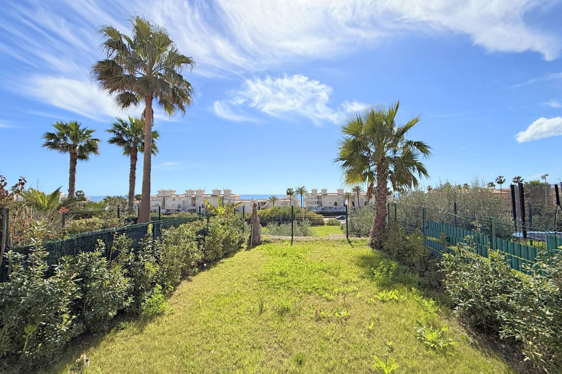 Resale - House - Townhouse - Estepona - Estepona Centro