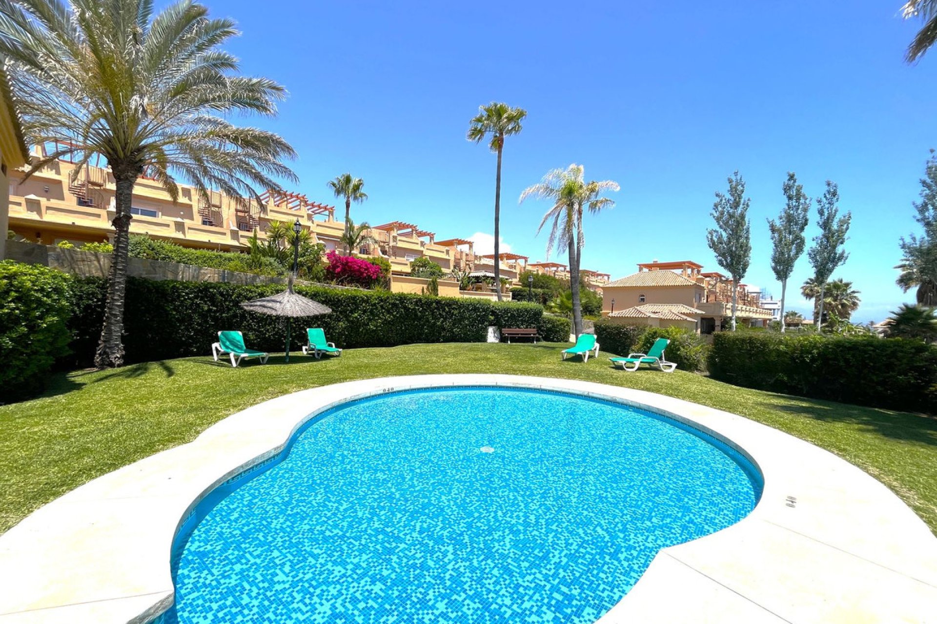 Resale - House - Townhouse - Estepona - Estepona Centro