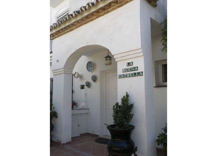 Resale - House - Townhouse - Estepona - Estepona Centro