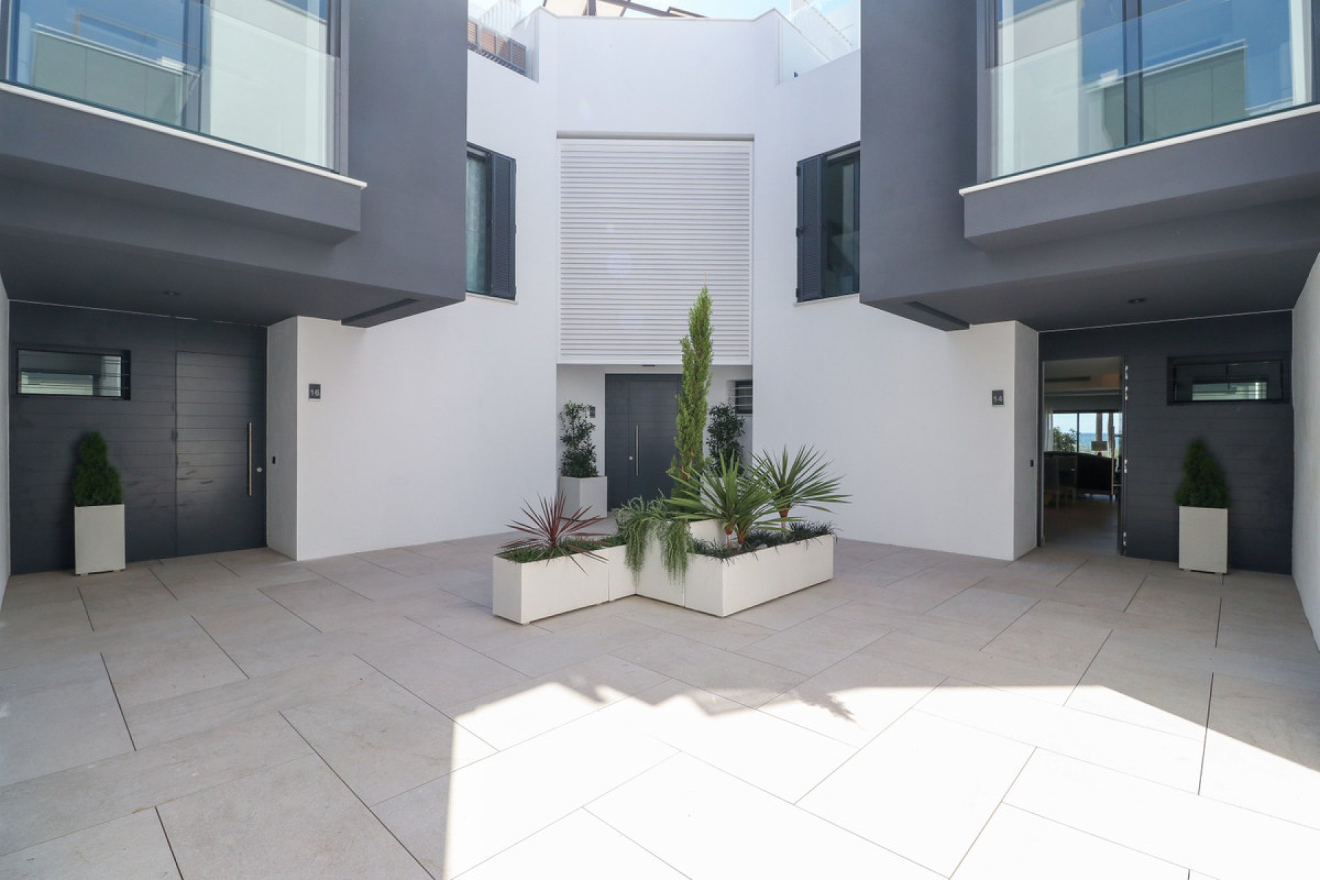 Resale - House - Townhouse - Estepona - Estepona Centro