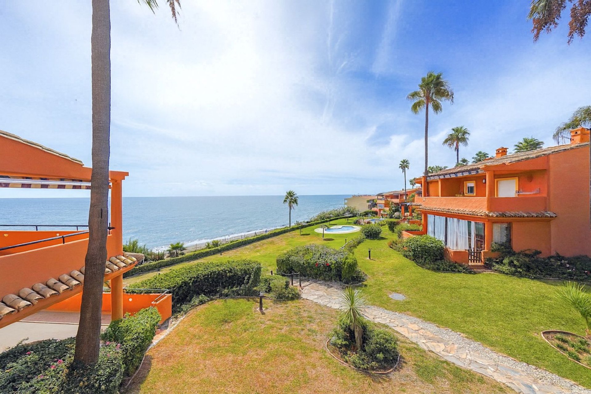 Resale - House - Townhouse - Estepona - Estepona Centro