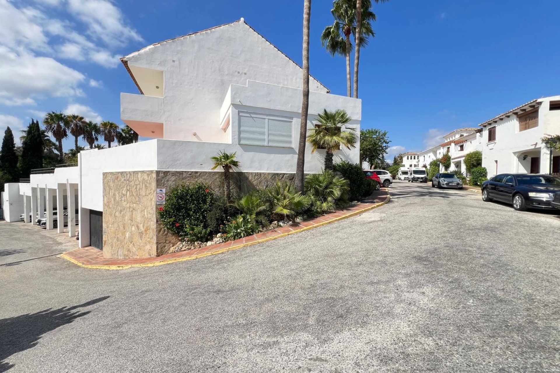 Resale - House - Townhouse - Estepona - Estepona Centro