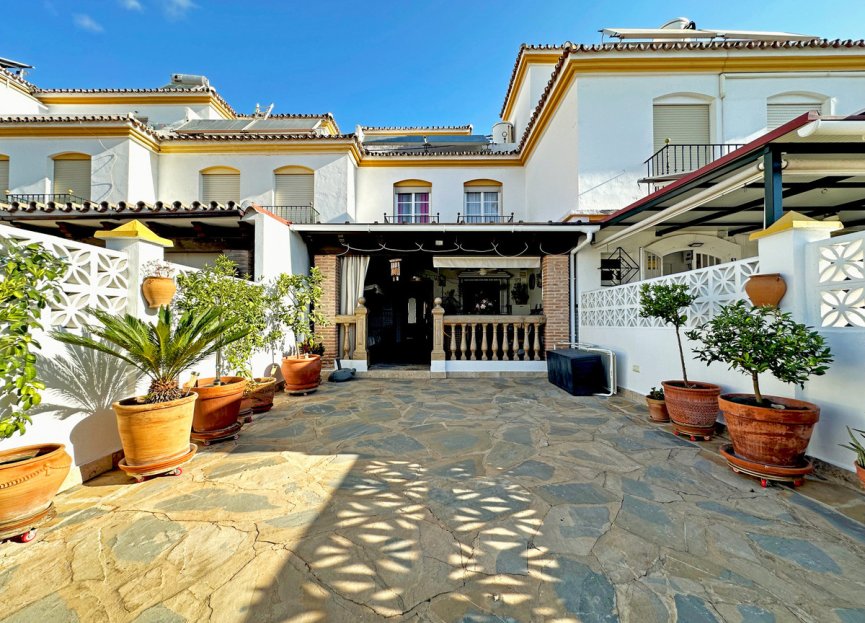 Resale - House - Townhouse - Estepona - Estepona Centro