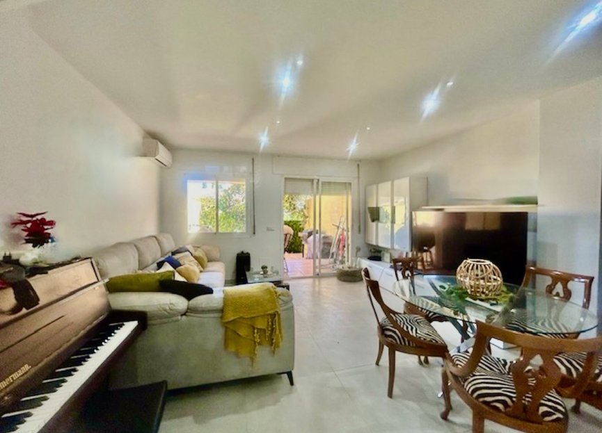 Resale - House - Townhouse - Estepona - Estepona Centro