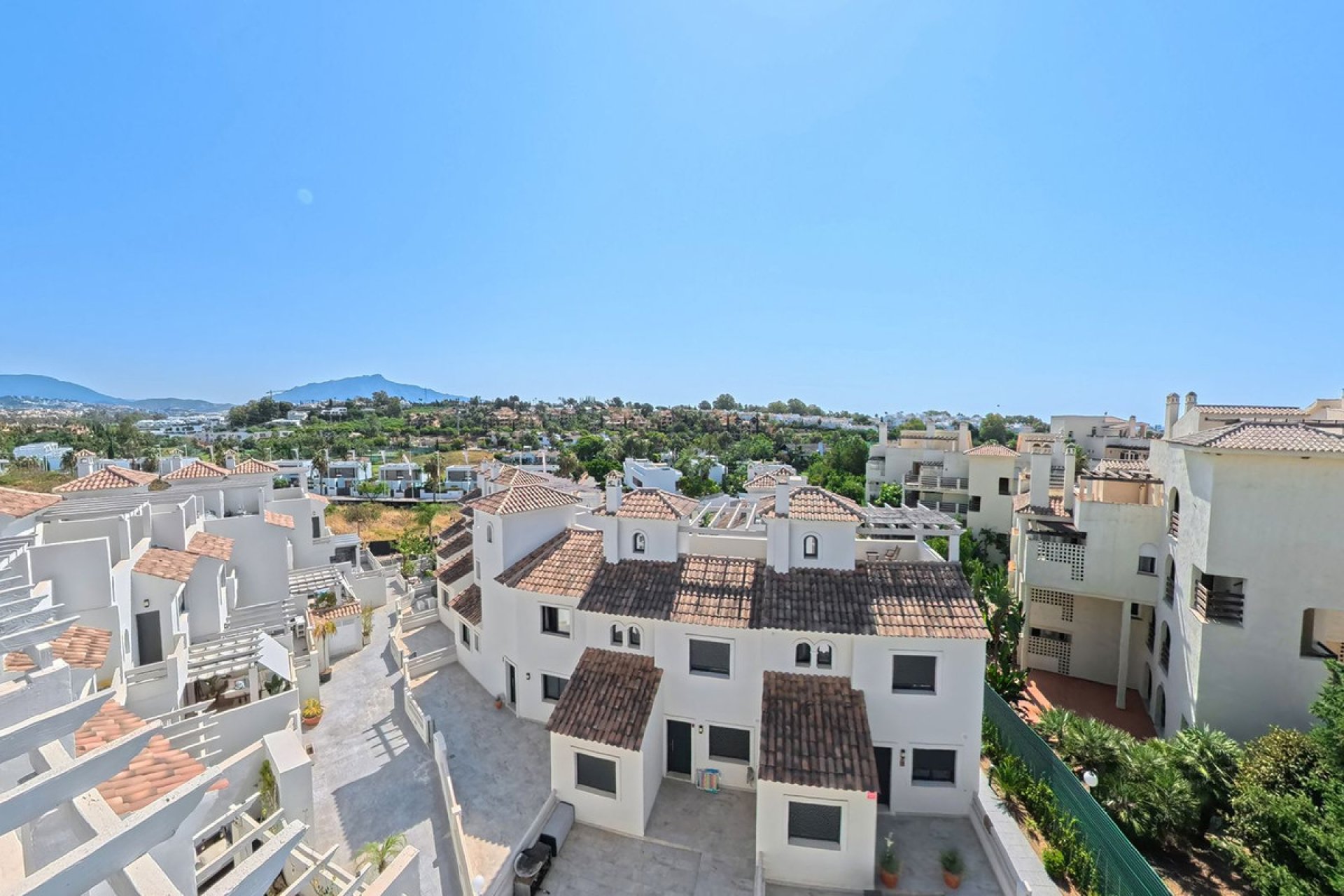 Resale - House - Townhouse - Estepona - Estepona Centro