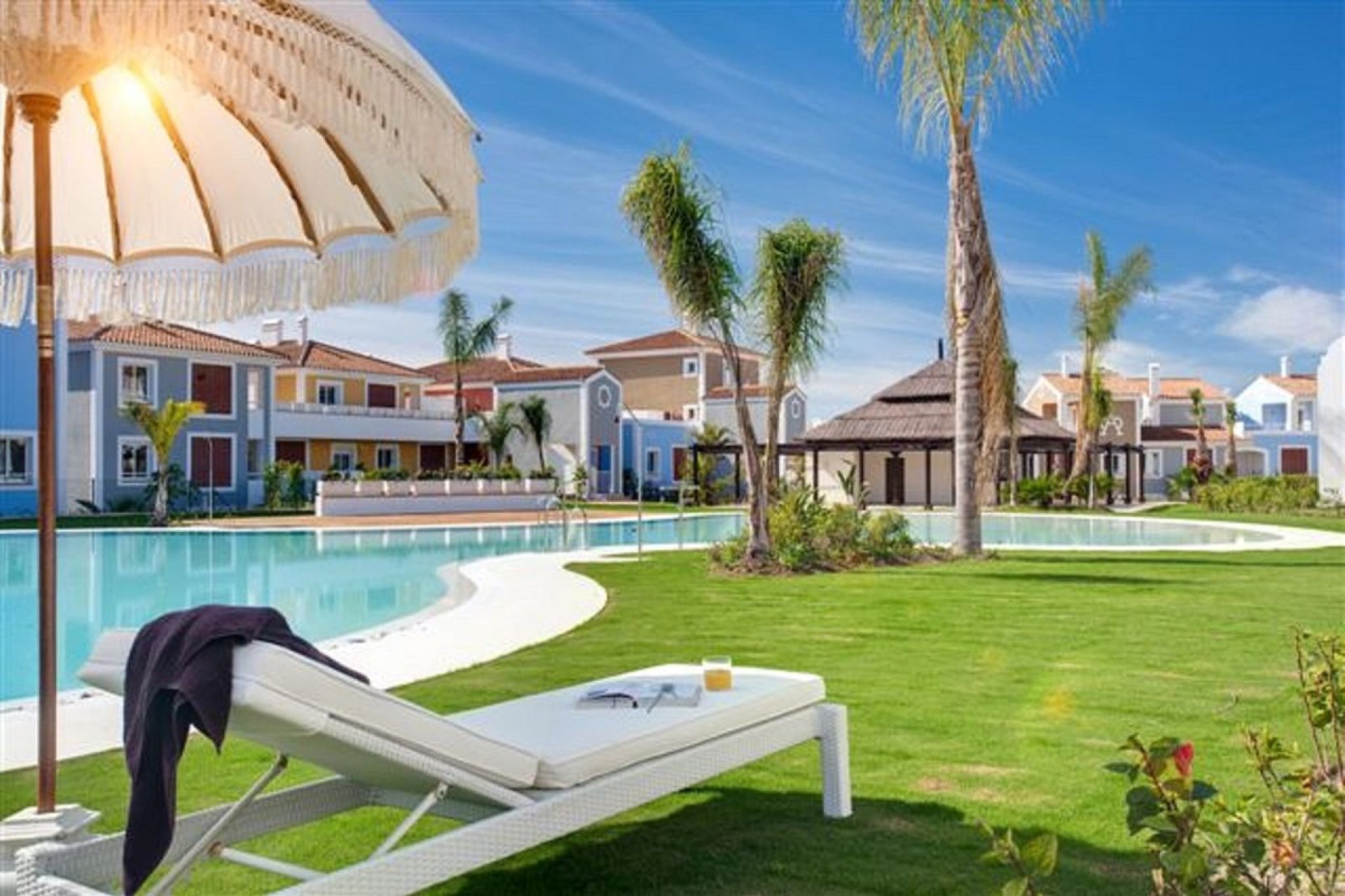 Resale - House - Townhouse - Estepona - Estepona Centro