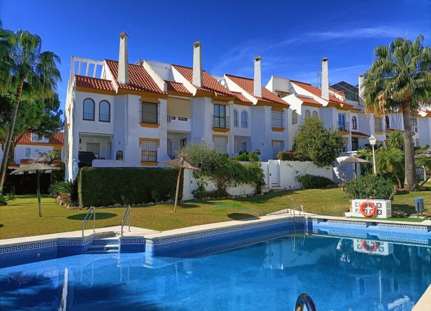 Resale - House - Townhouse - Estepona - Estepona Centro