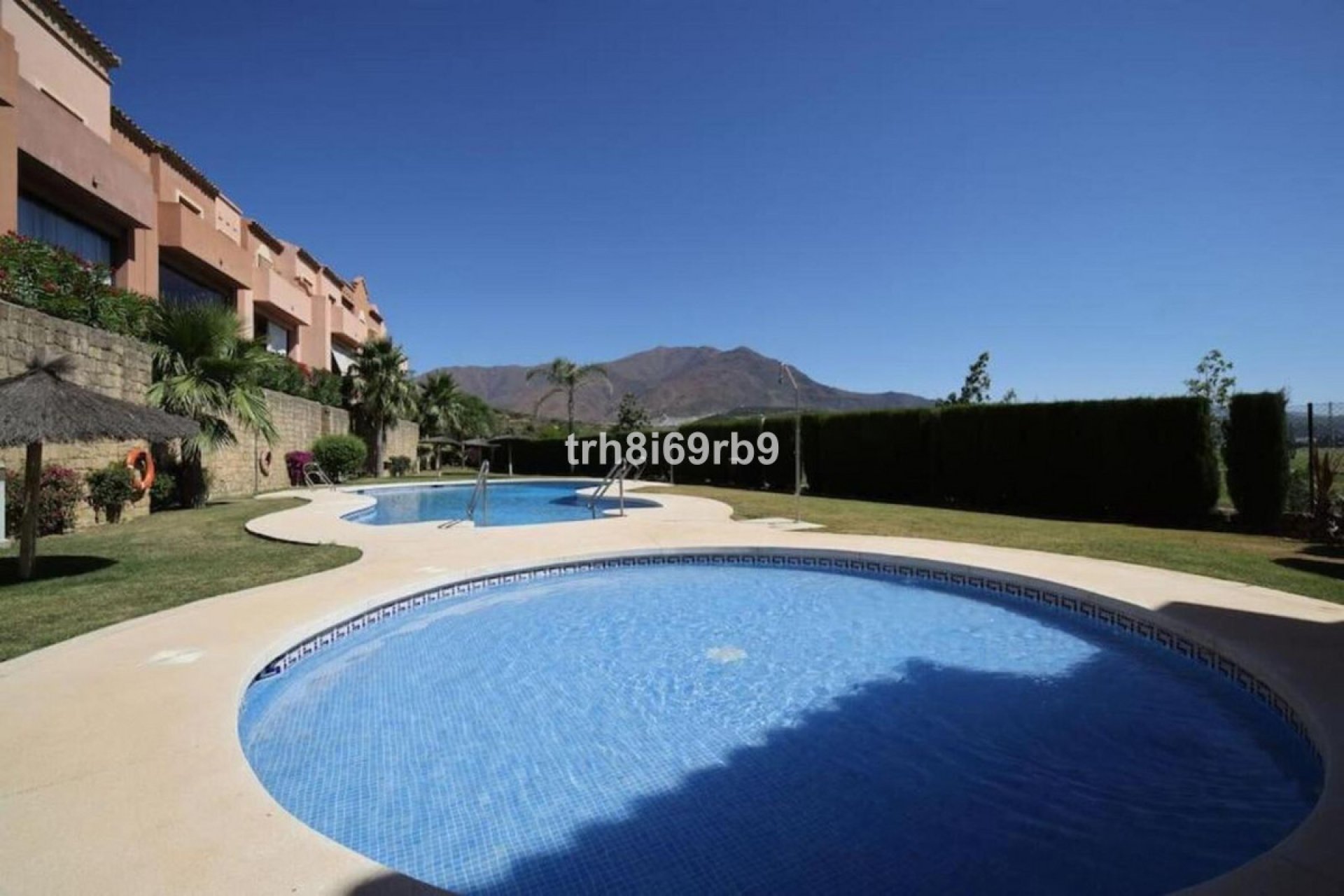 Resale - House - Townhouse - Estepona - Estepona Centro