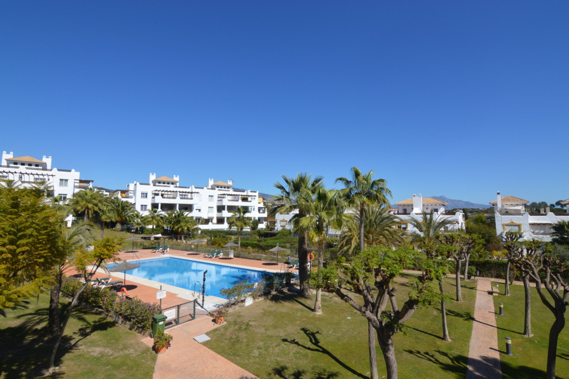 Resale - House - Townhouse - Estepona - Estepona Centro