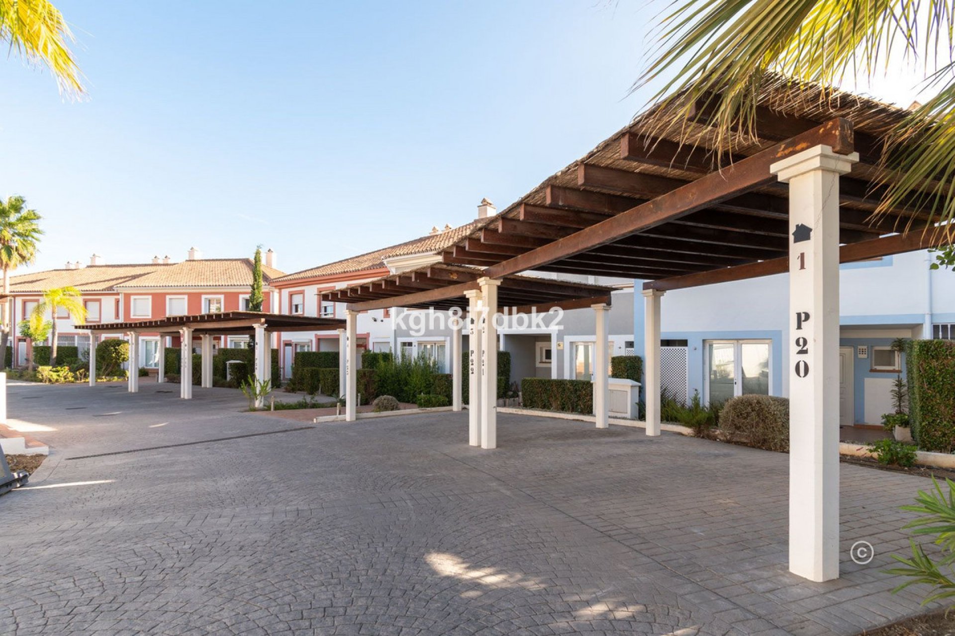 Resale - House - Townhouse - Estepona - Estepona Centro