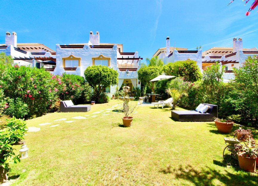 Resale - House - Townhouse - Estepona - Estepona Centro