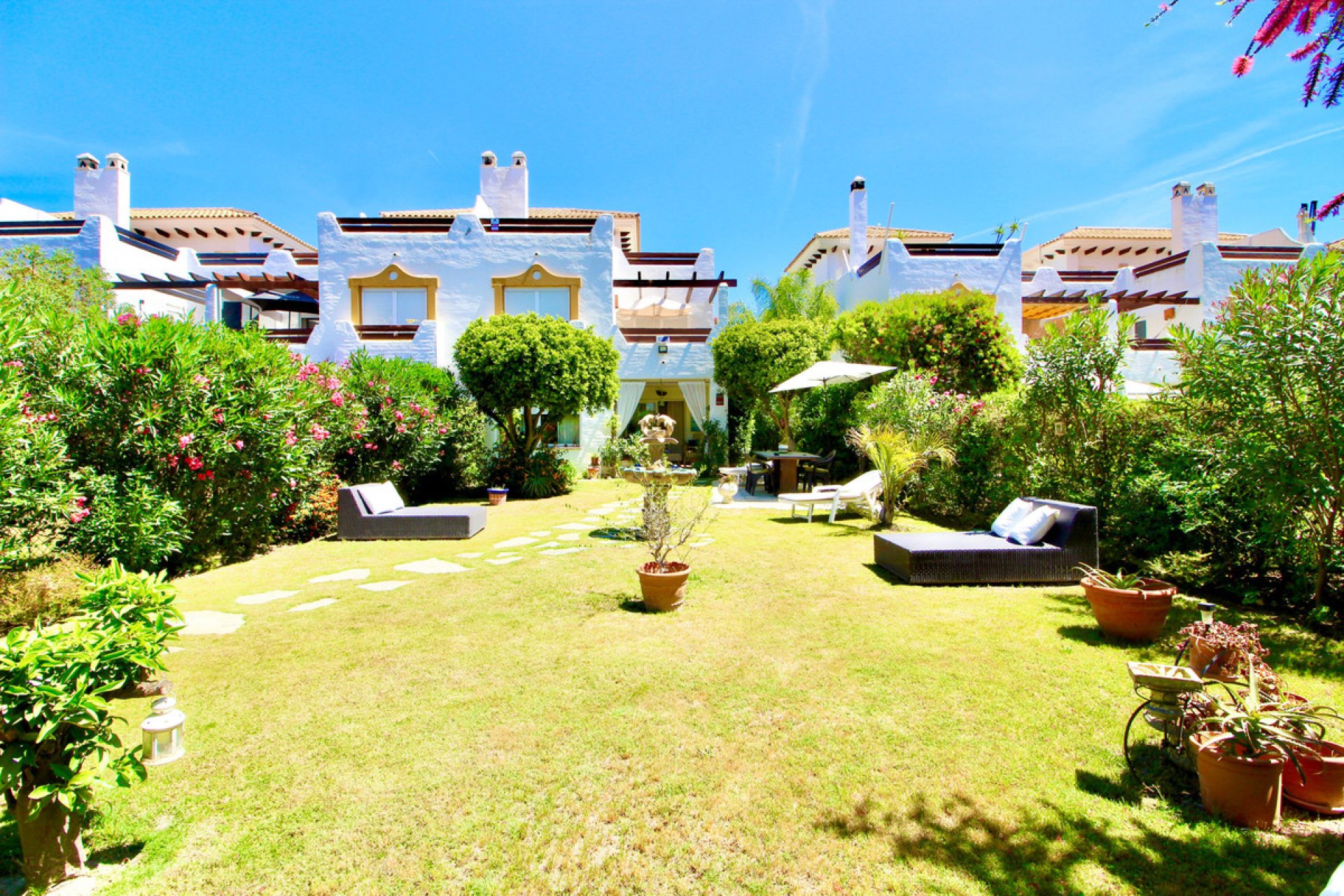 Resale - House - Townhouse - Estepona - Estepona Centro