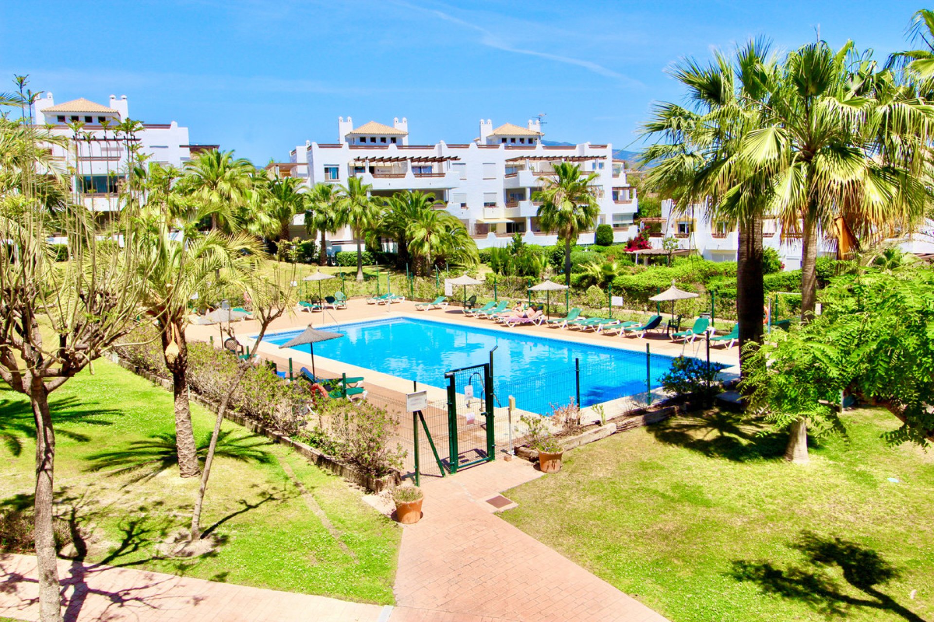 Resale - House - Townhouse - Estepona - Estepona Centro