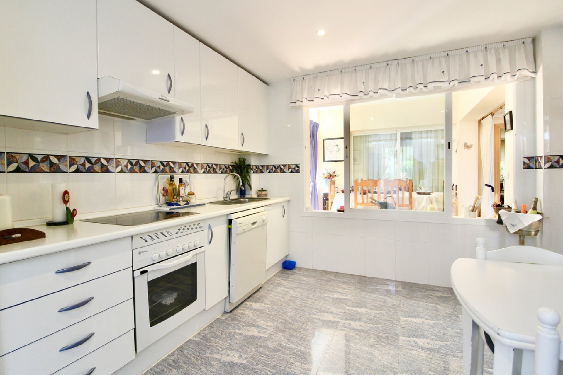 Resale - House - Townhouse - Estepona - Estepona Centro