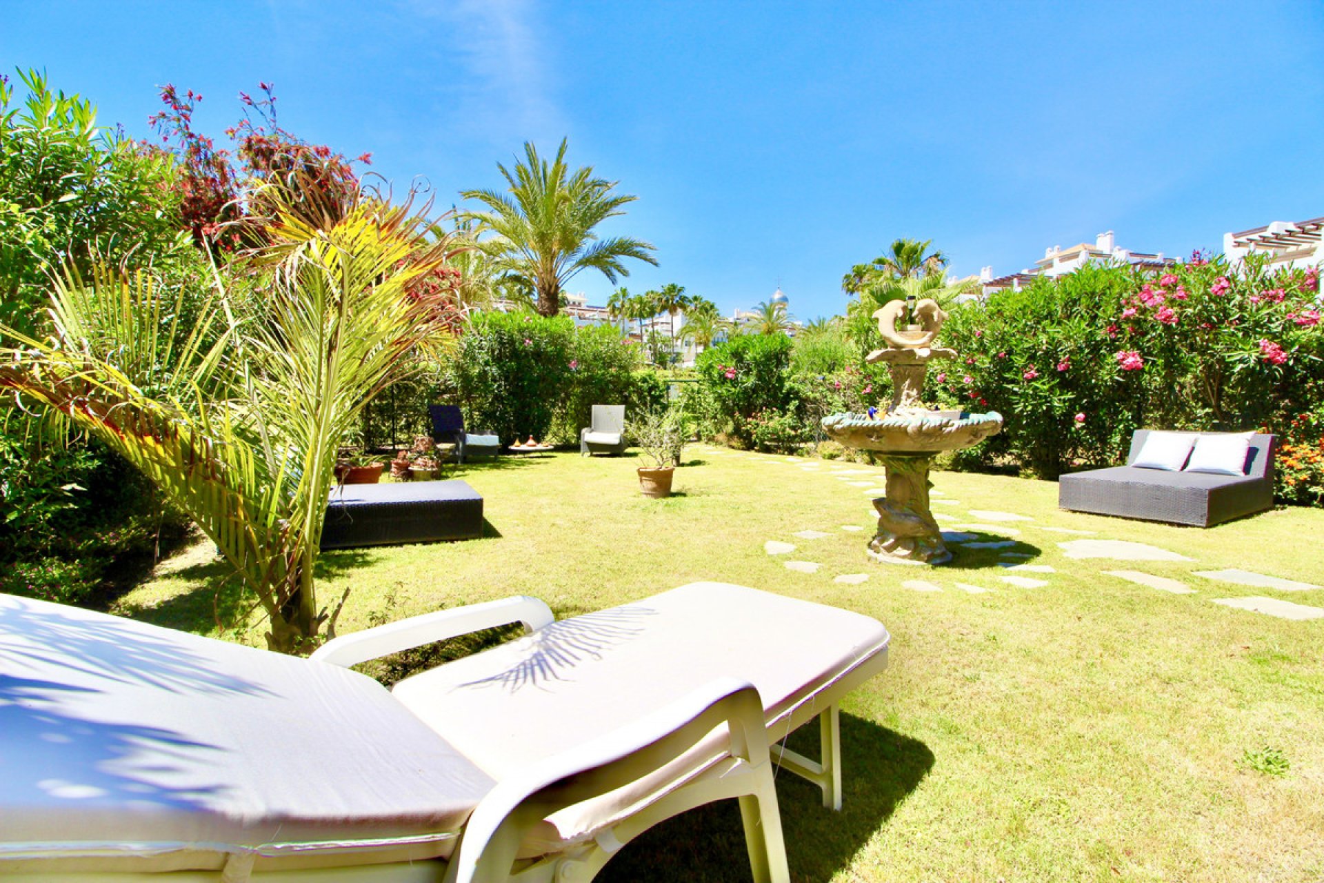 Resale - House - Townhouse - Estepona - Estepona Centro