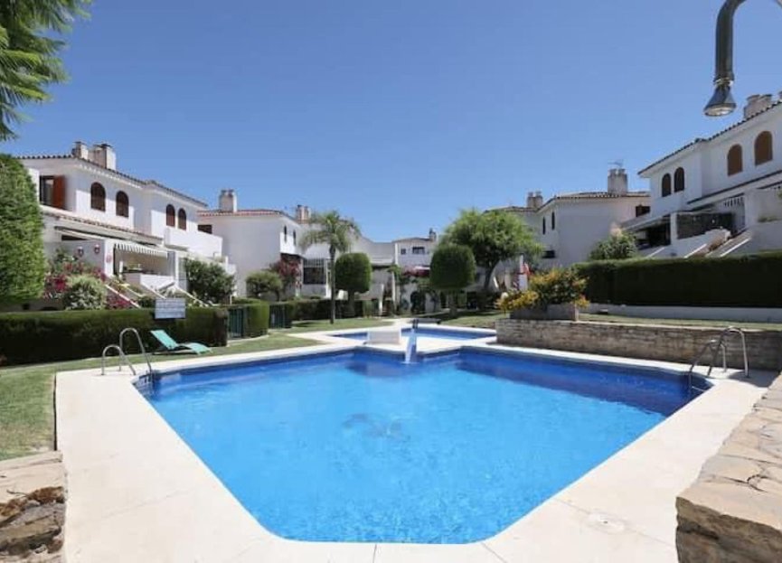 Resale - House - Townhouse - Estepona - Estepona Centro