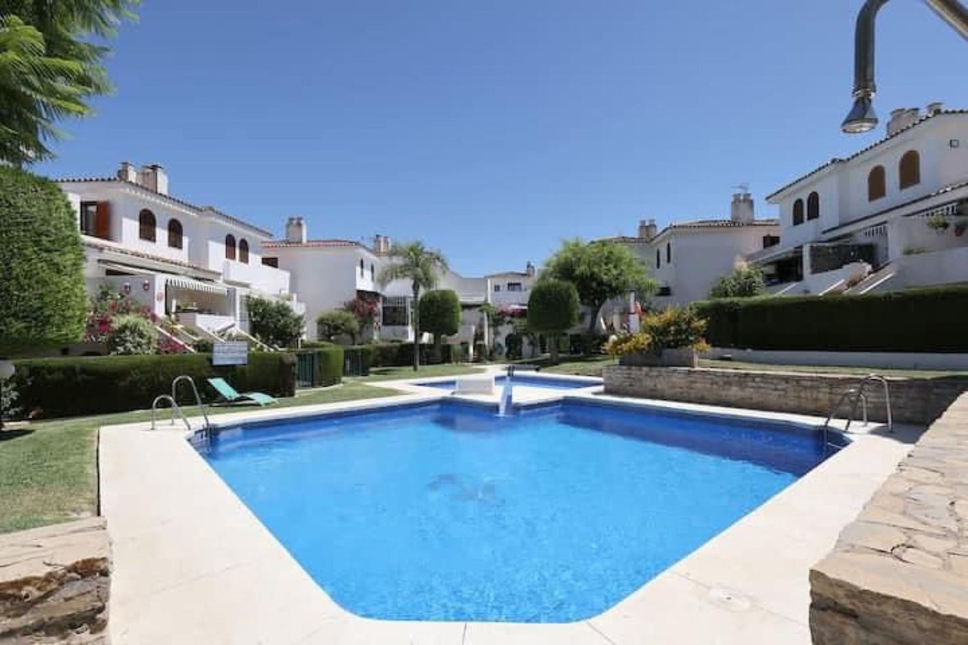 Resale - House - Townhouse - Estepona - Estepona Centro