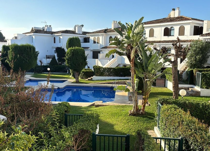 Resale - House - Townhouse - Estepona - Estepona Centro