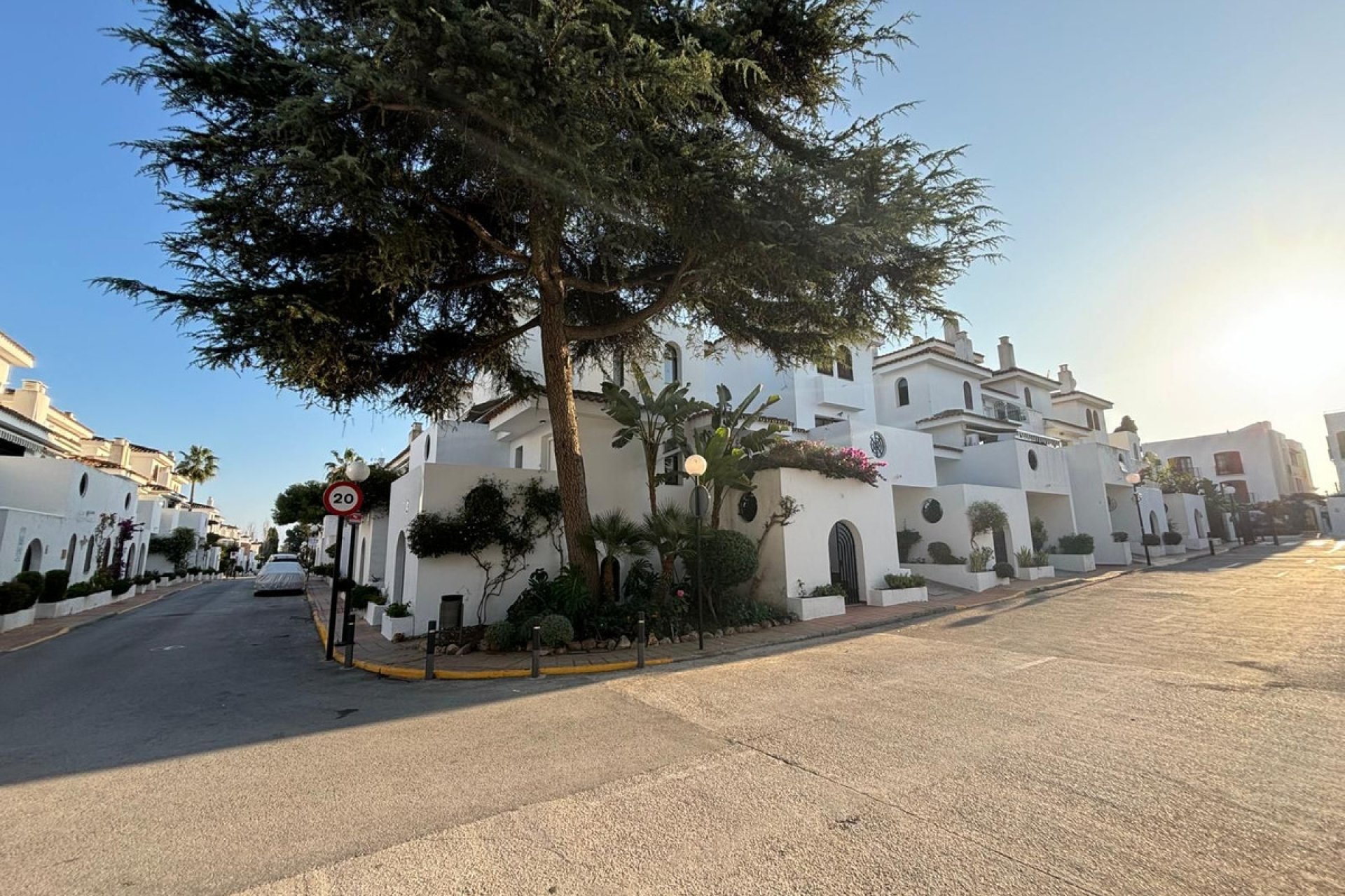 Resale - House - Townhouse - Estepona - Estepona Centro