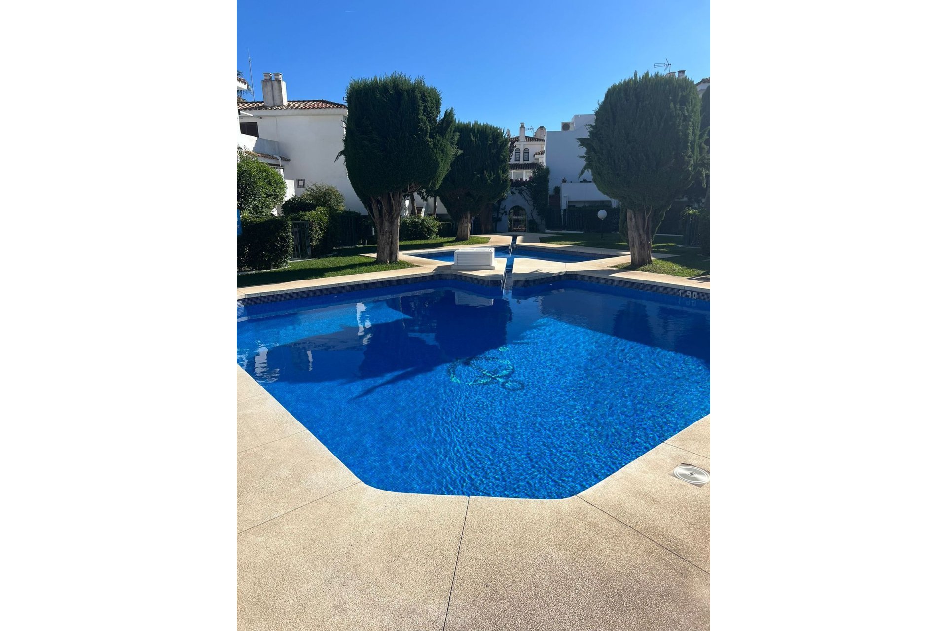 Resale - House - Townhouse - Estepona - Estepona Centro