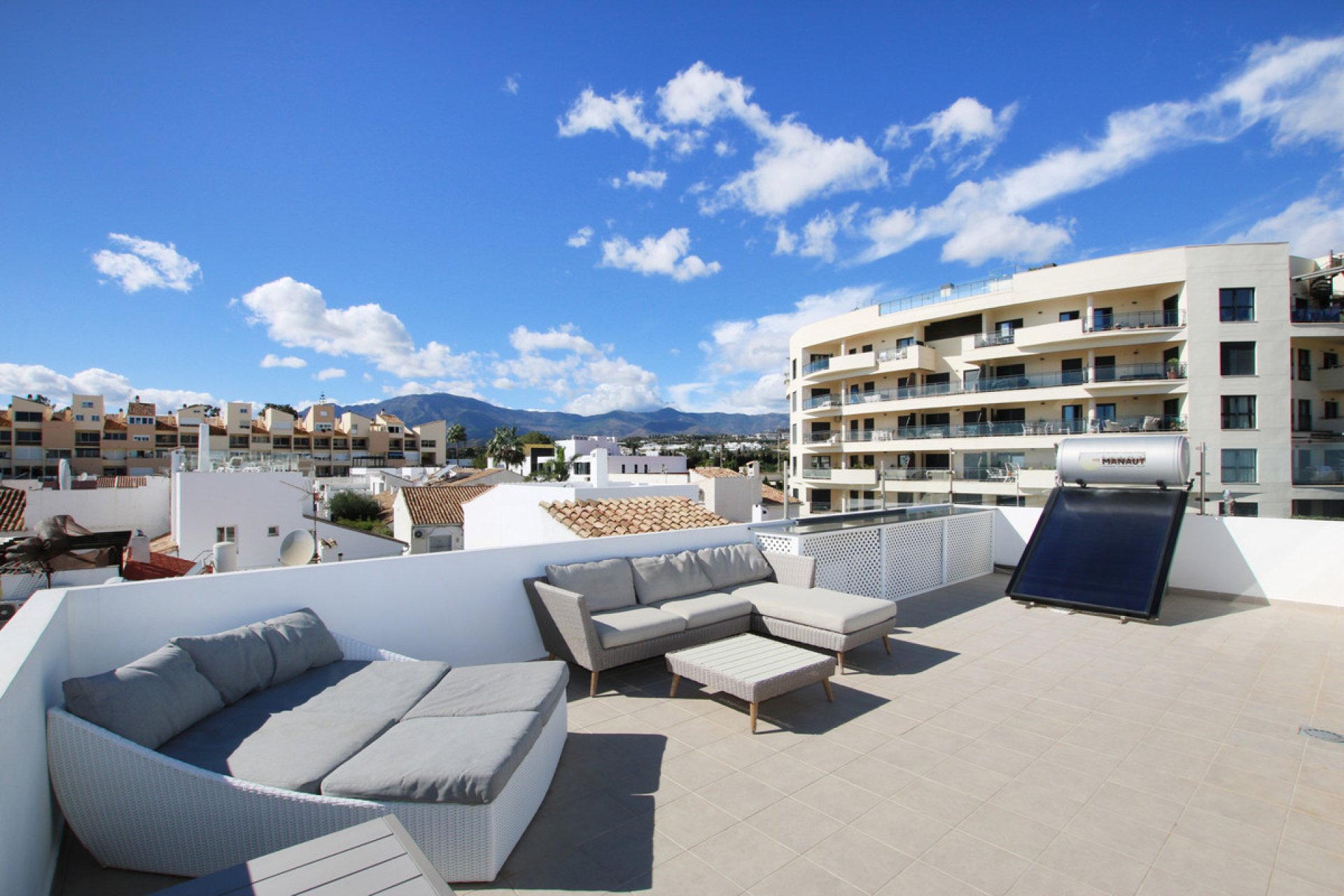 Resale - House - Townhouse - Estepona - Estepona Centro