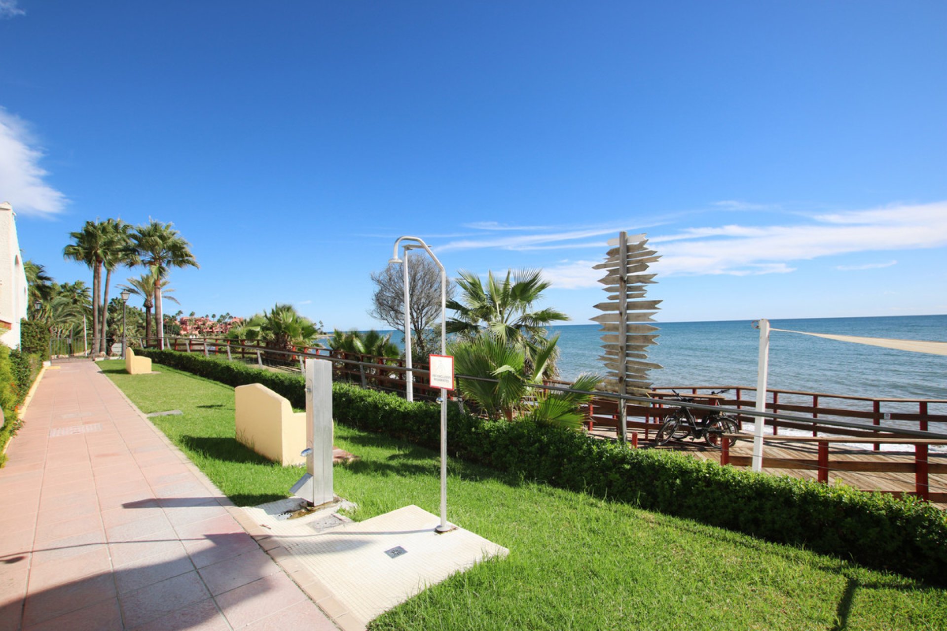 Resale - House - Townhouse - Estepona - Estepona Centro