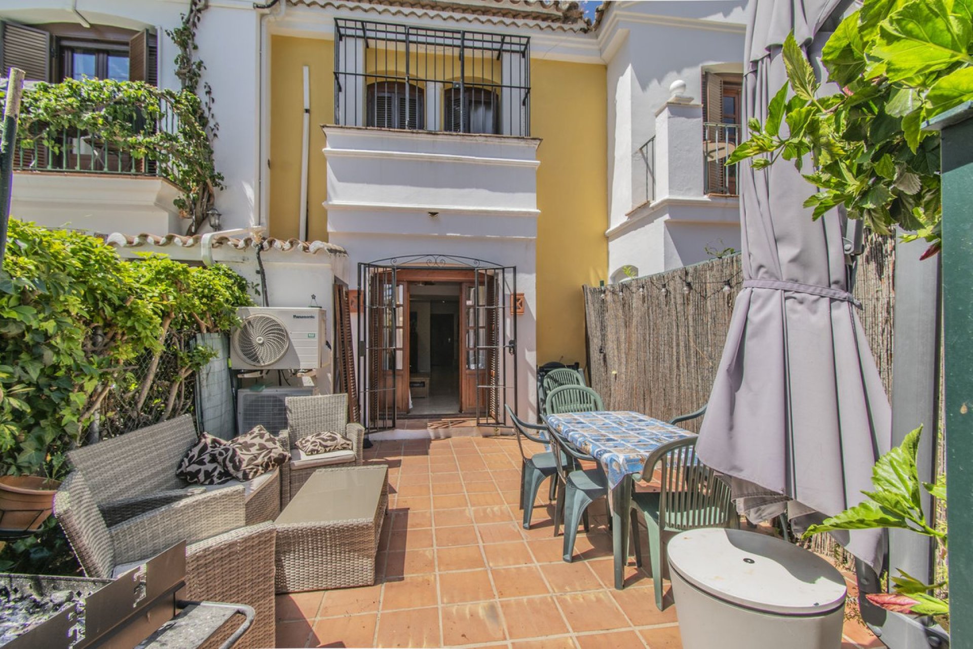 Resale - House - Townhouse - Estepona - Estepona Centro