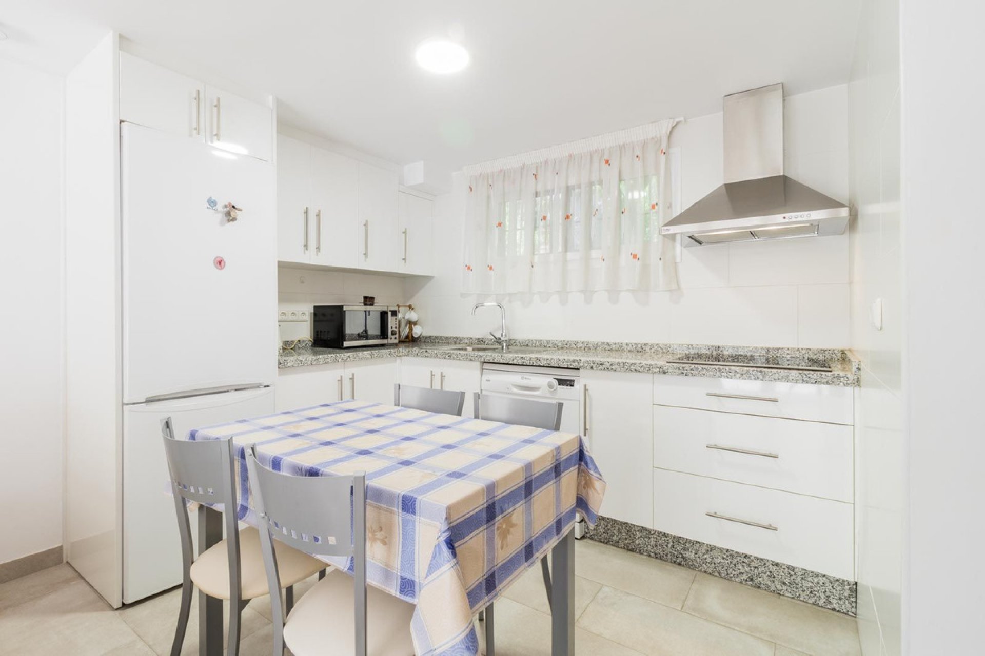 Resale - House - Townhouse - Estepona - Estepona Centro