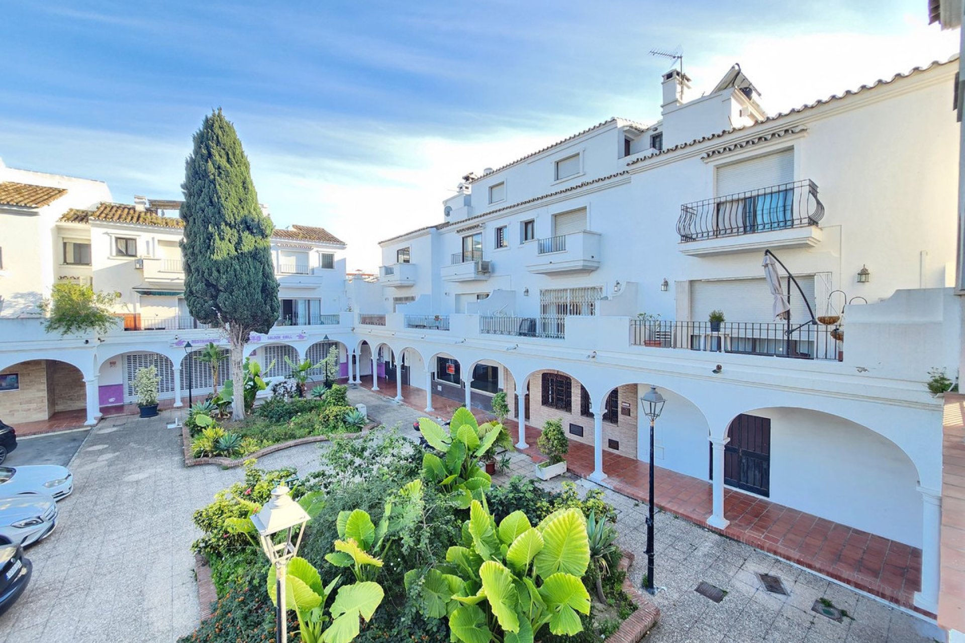 Resale - House - Townhouse - Estepona - Estepona Centro