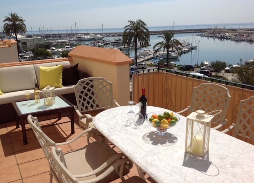 Resale - House - Townhouse - Estepona - Estepona Centro