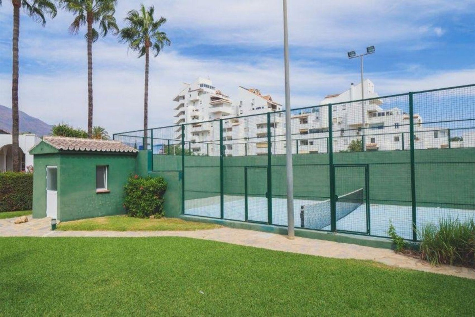 Resale - House - Townhouse - Estepona - Estepona Centro