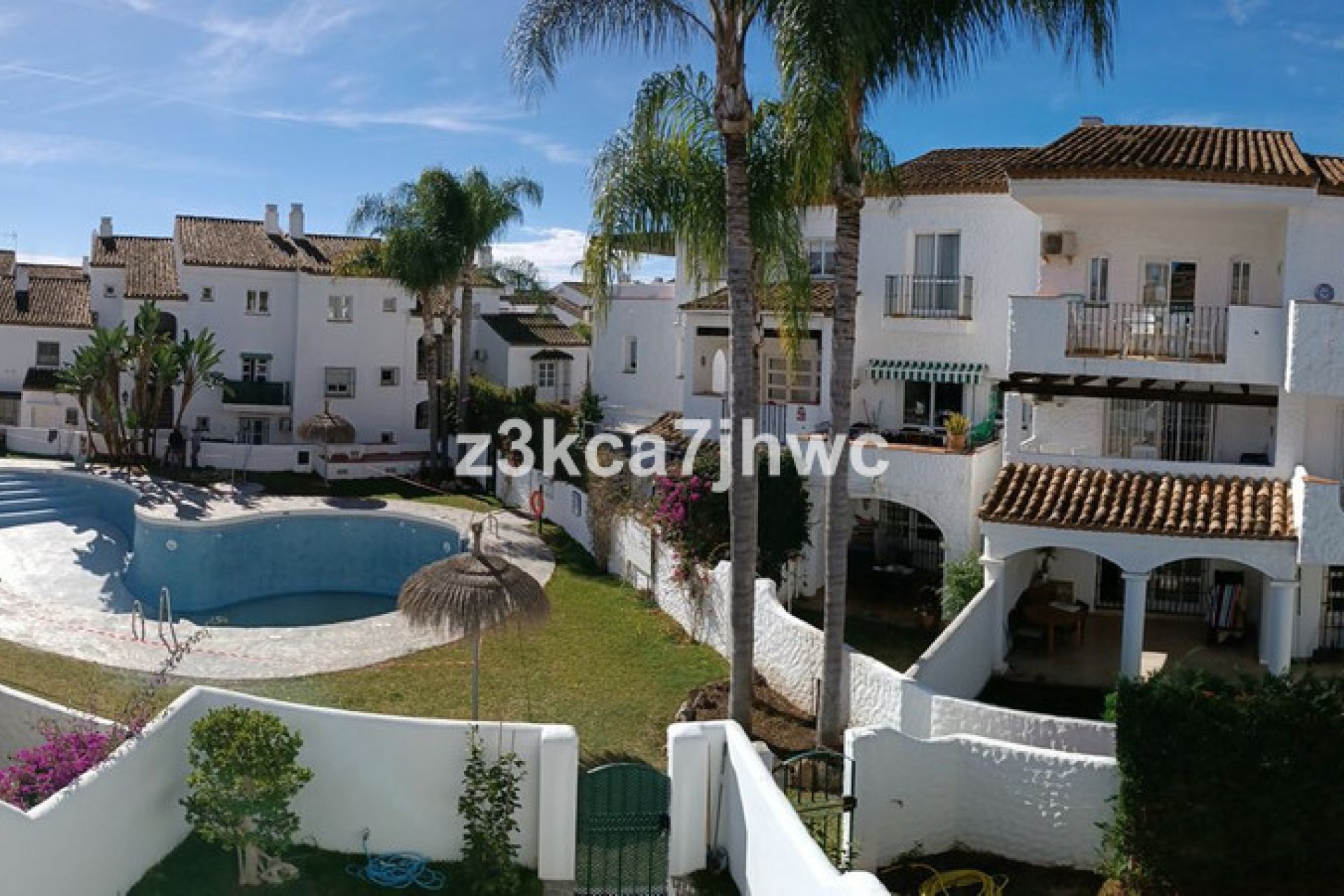 Resale - House - Townhouse - Estepona - Estepona Centro