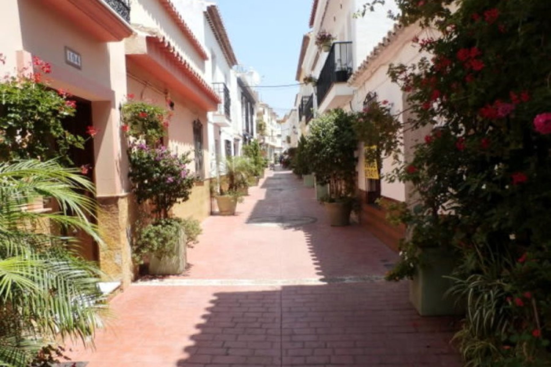 Resale - House - Townhouse - Estepona - Estepona Centro