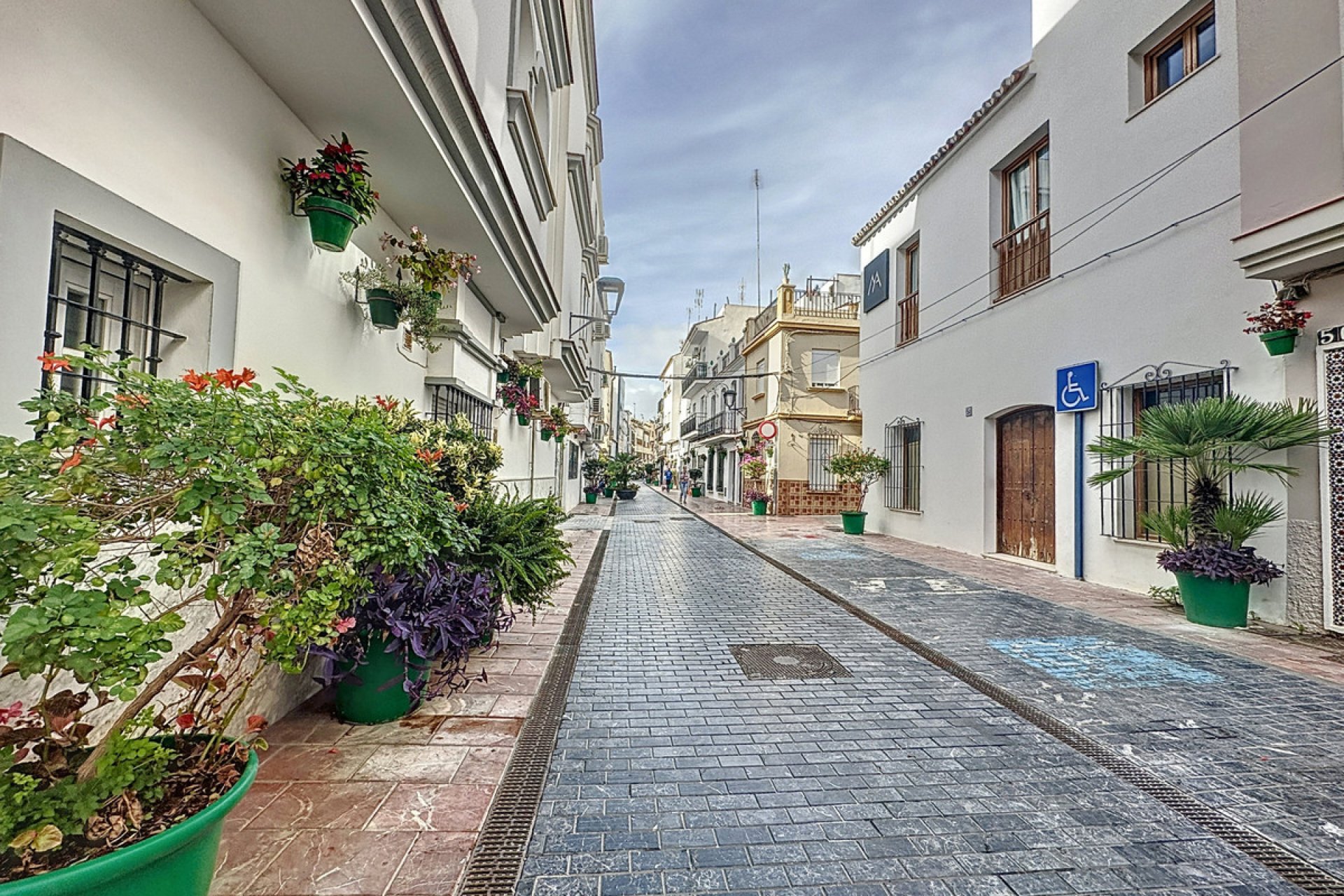 Resale - House - Townhouse - Estepona - Estepona Centro