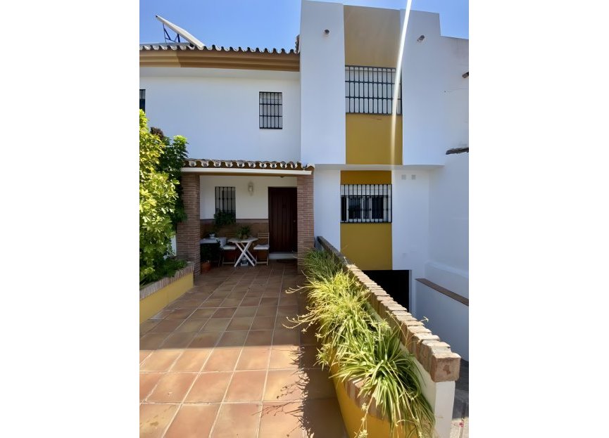 Resale - House - Townhouse - Estepona - Estepona Centro