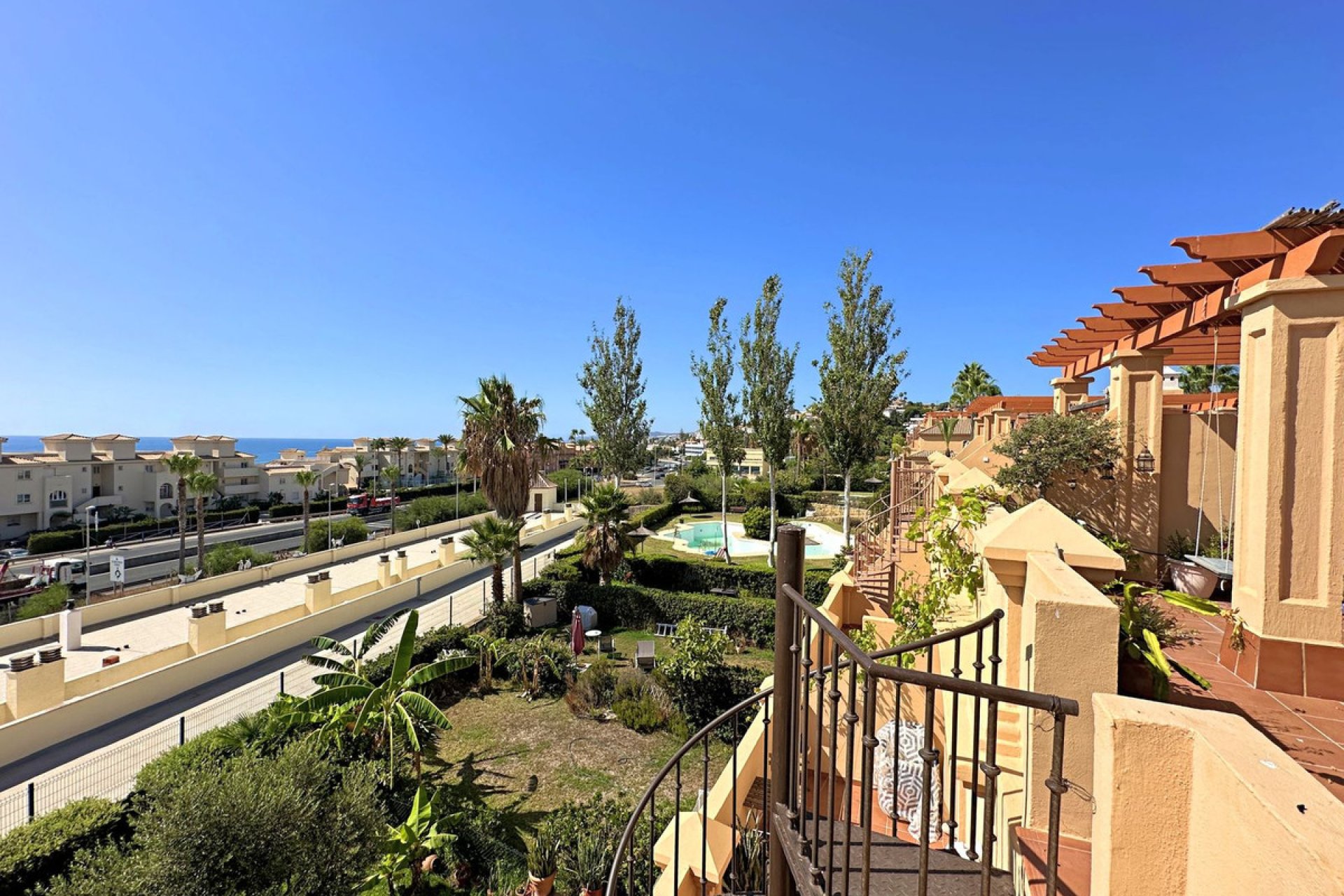 Resale - House - Townhouse - Estepona - Estepona Centro