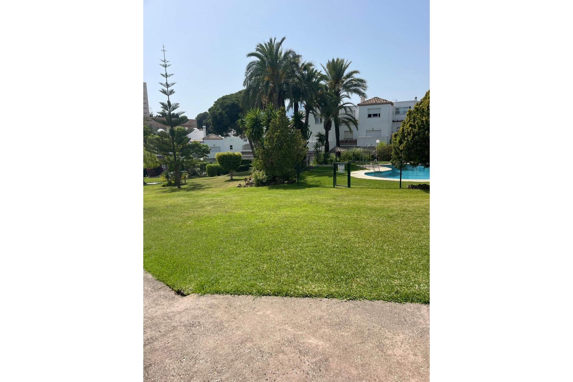 Resale - House - Townhouse - Estepona - Estepona Centro